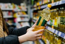 Is Pine-Sol Safe for Cats? Vet-Reviewed Health Facts